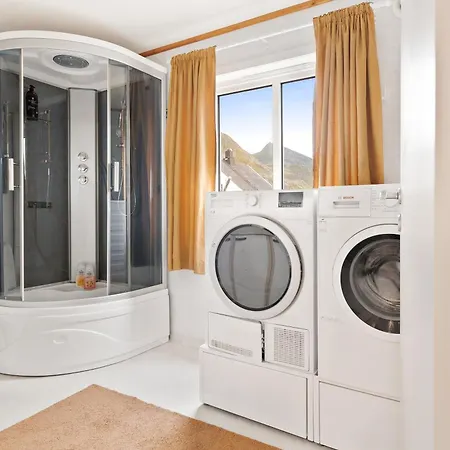 Nyaraló Kb - Nordic Lux Sørvågen